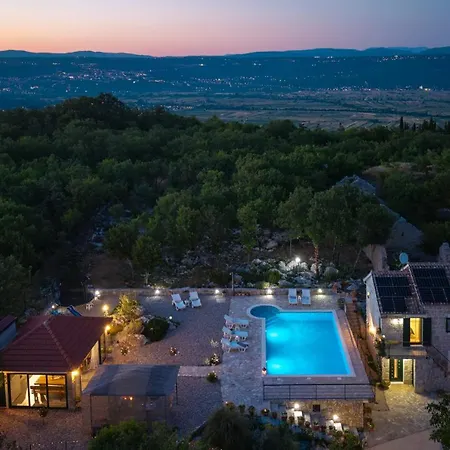 Lugareva With 52 Sqm Private Pool, 4 Bedrooms, 4 Bathrooms, Summer Kitchen, Traditional Environment, Playground * Makarska