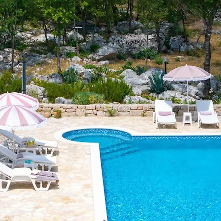 Lugareva With 52 Sqm Private Pool, 4 Bedrooms, 4 Bathrooms, Summer Kitchen, Traditional Environment, Playground Makarska